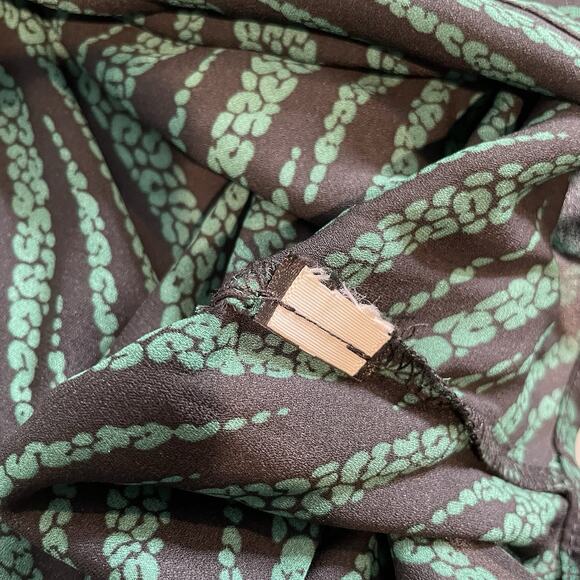 Torrid Women's‎ Green Georgette Lace Leopard Blouse Size 4X Flowy Going Out - Picture 6 of 12